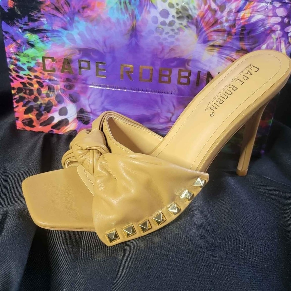 Cape Robbin Heels Size 8 Darian Style Brown